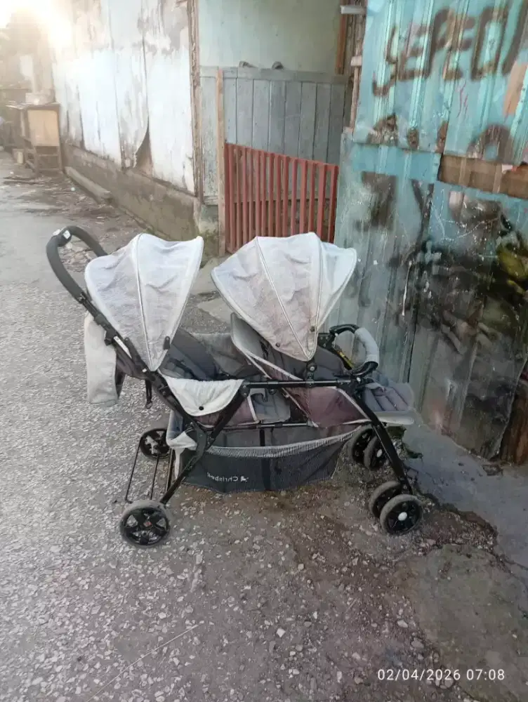 dijual stroler kembar siap pakai