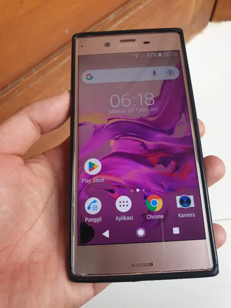 Sony Xperia XZ Docomo 4G Ram 3/32Gb Nyala Normal  minus sentuh