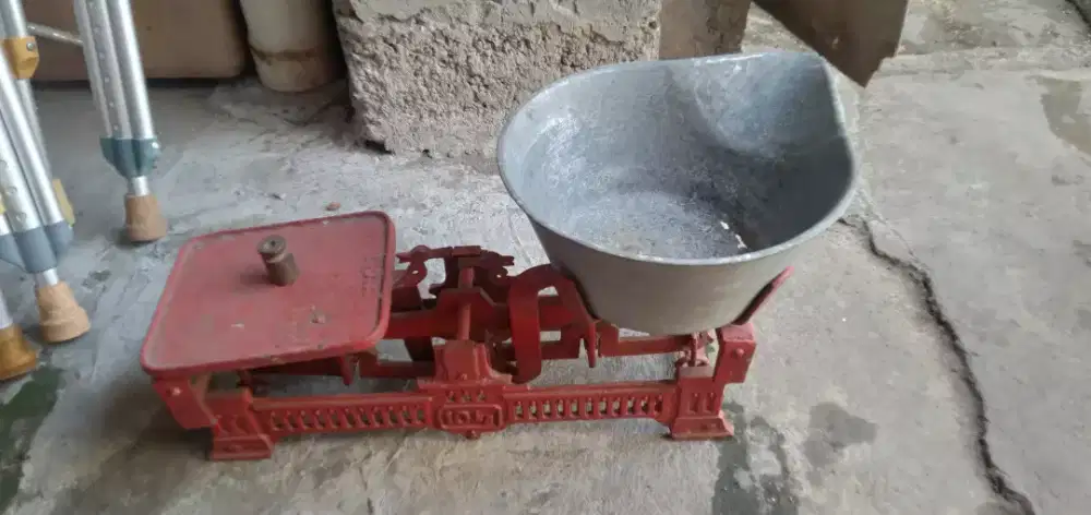 dijual timbangan manual.batunya cm 1