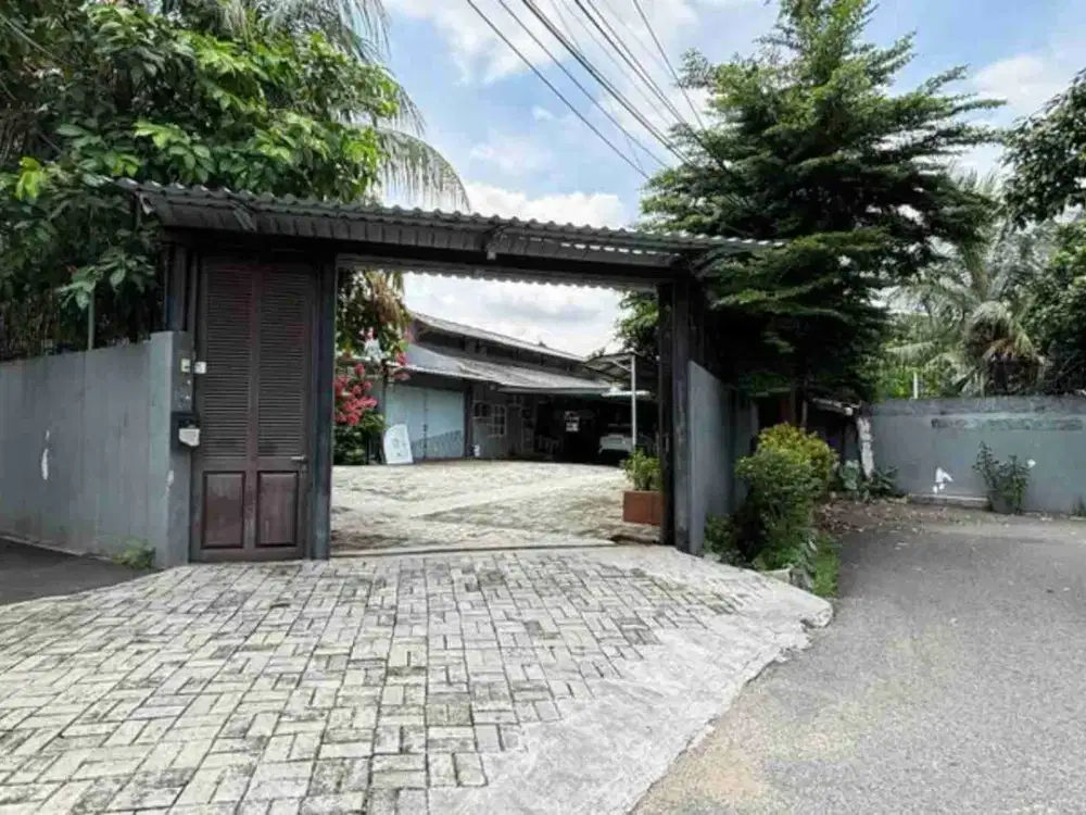 Rumah Pondok Indah Di Lahan 1570 m2, Dekat Mal PIM 3, Dan Dijual 35% Dibawah NJOP