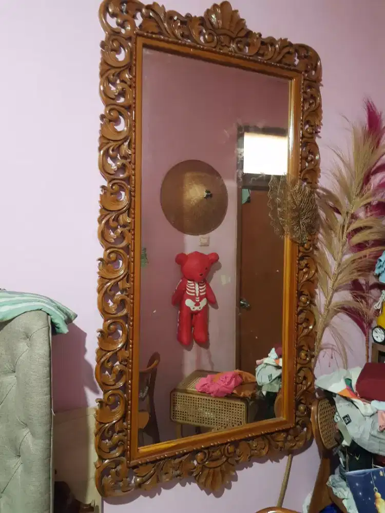 Kaca bingkai kayu jati