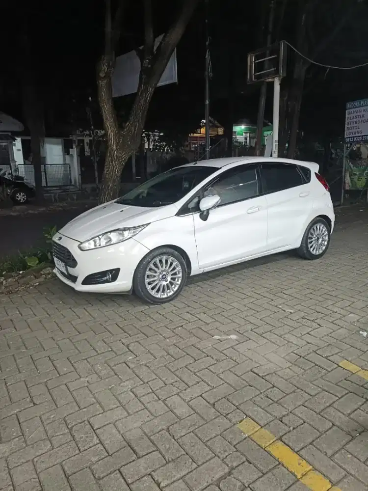 Ford fiesta S AT 2013 Facelift