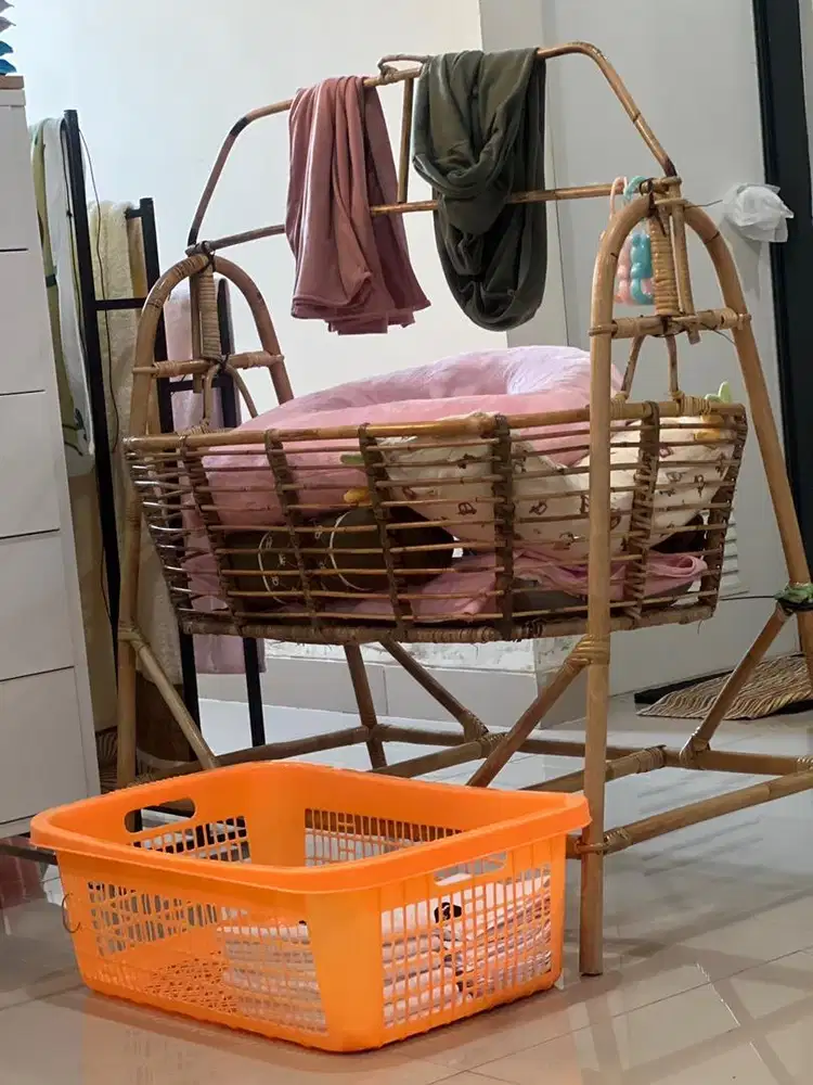 Butuh cepat baby sitter menginap anak umur 2 bulan