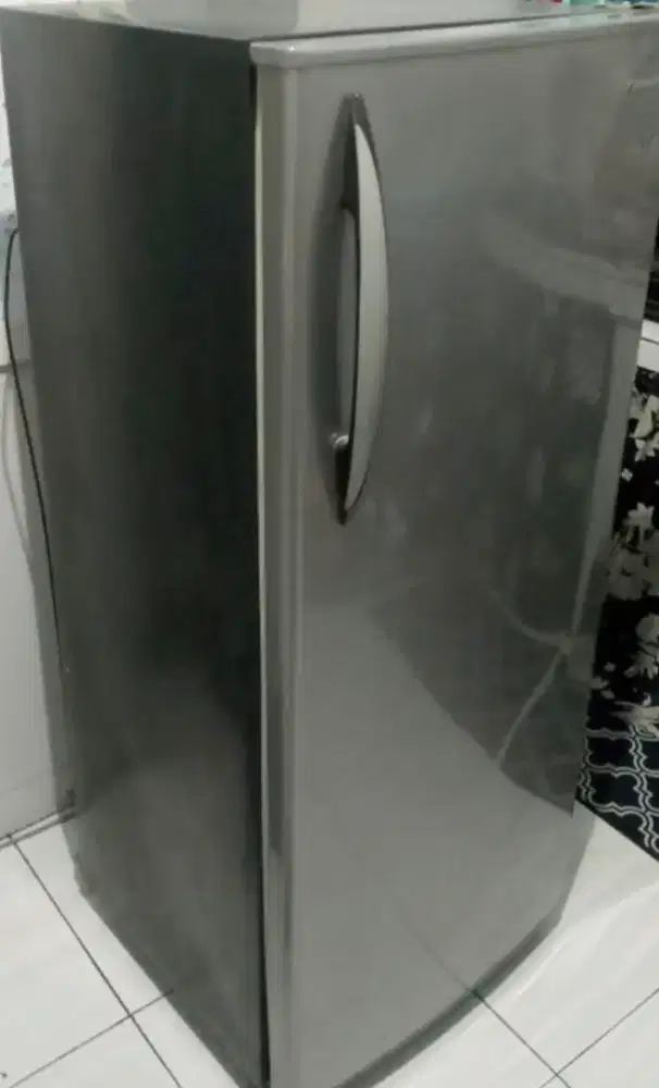 Freezer Panasonic bekas Asi