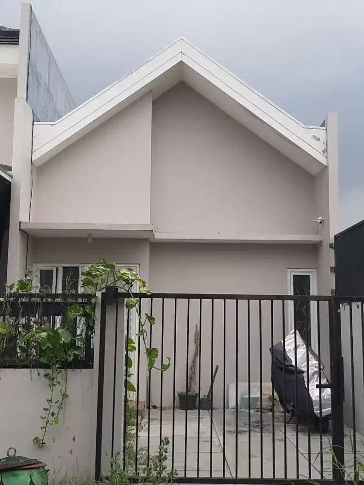 Disewakan rumah di Gununganyar Tambak