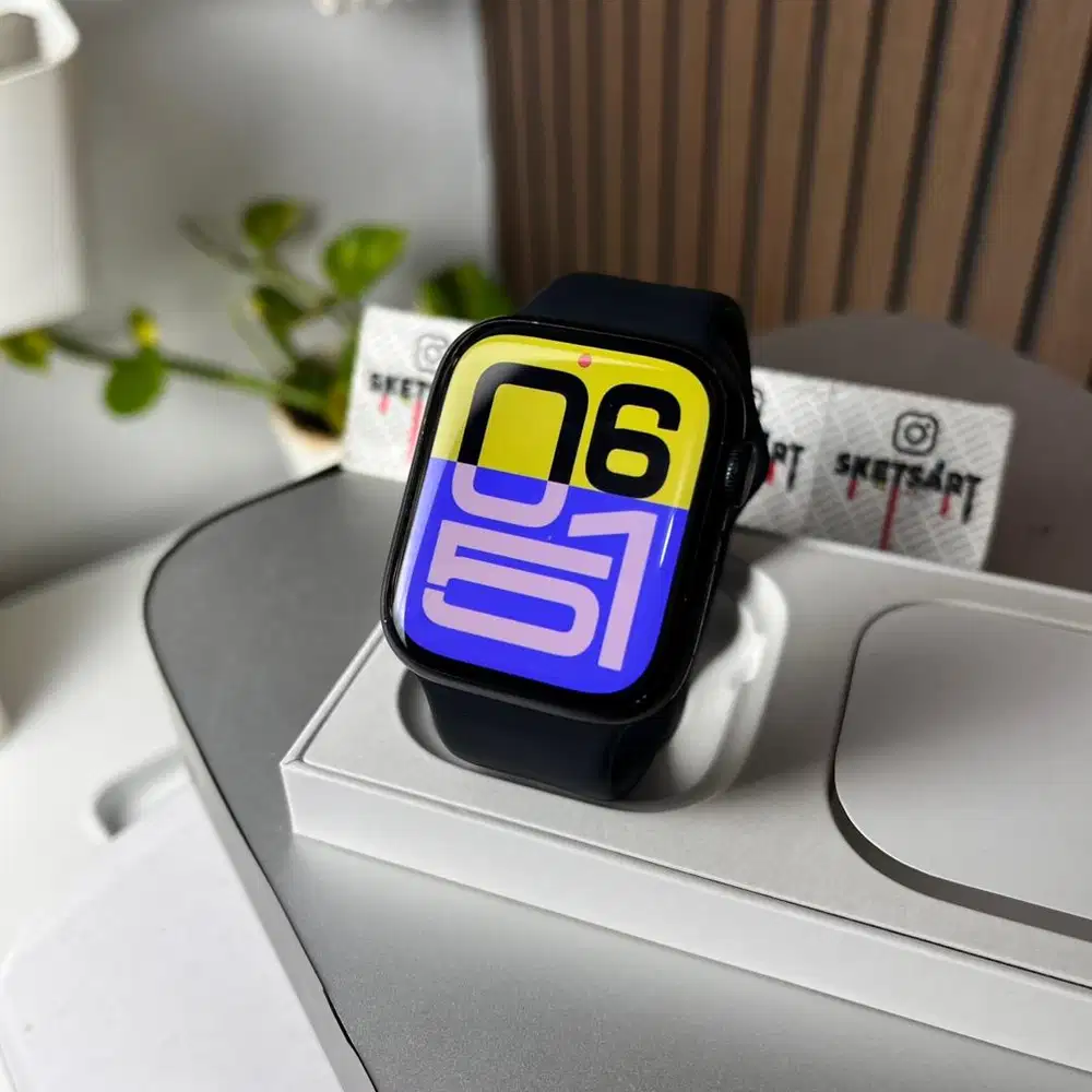 Apple Watch Series 9 45mm Black iwatch Battery Health 92%