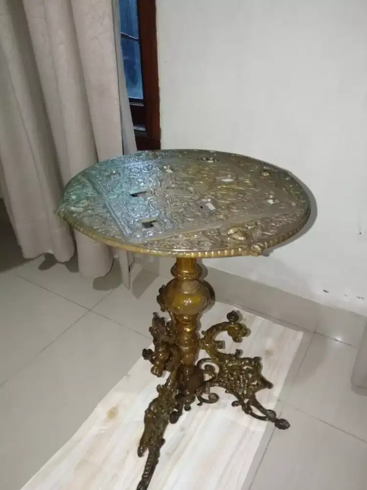Meja Victorian Style (Brass)