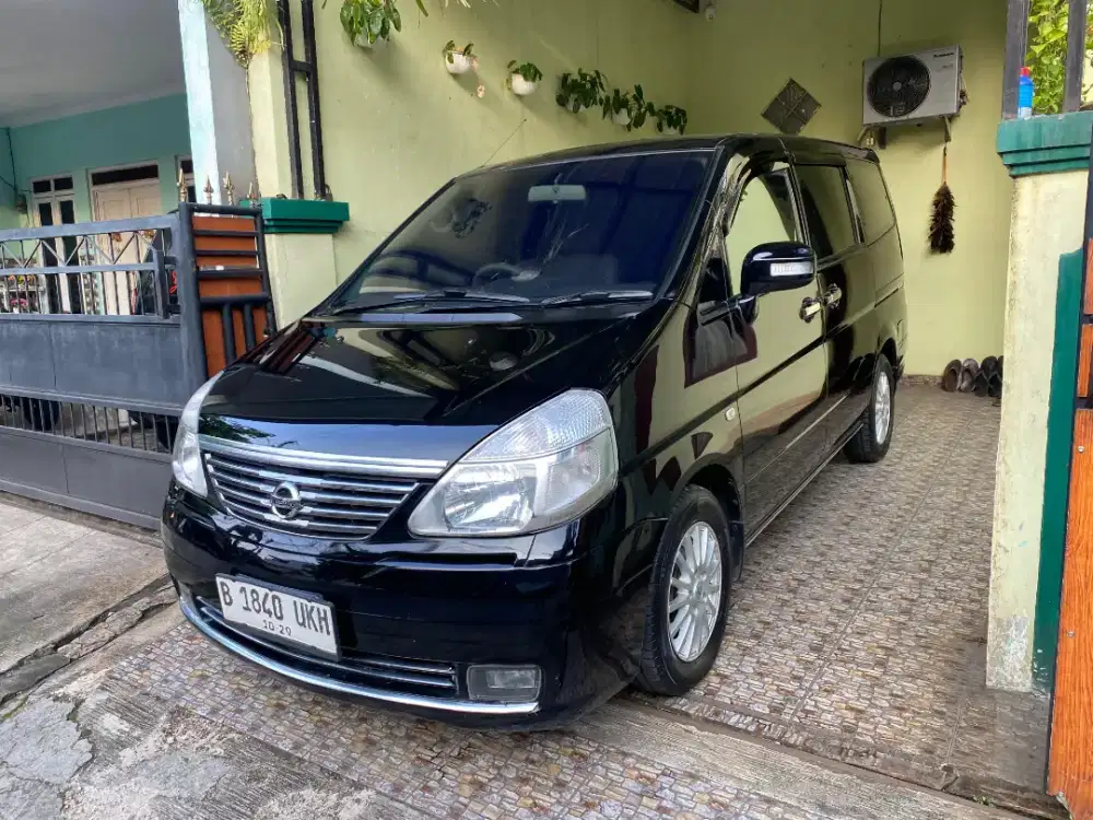 Dijual Nissan Serena HWS 2010 A/T Gress