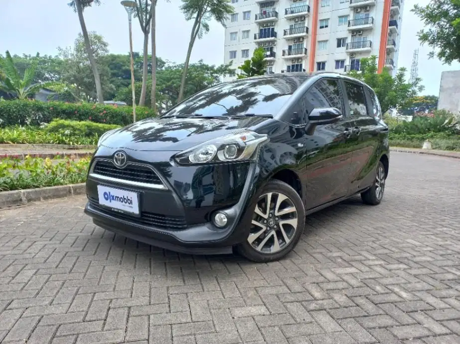DP 5% Toyota Sienta 1.5 V Bensin-AT 2017 Hitam CWZCB