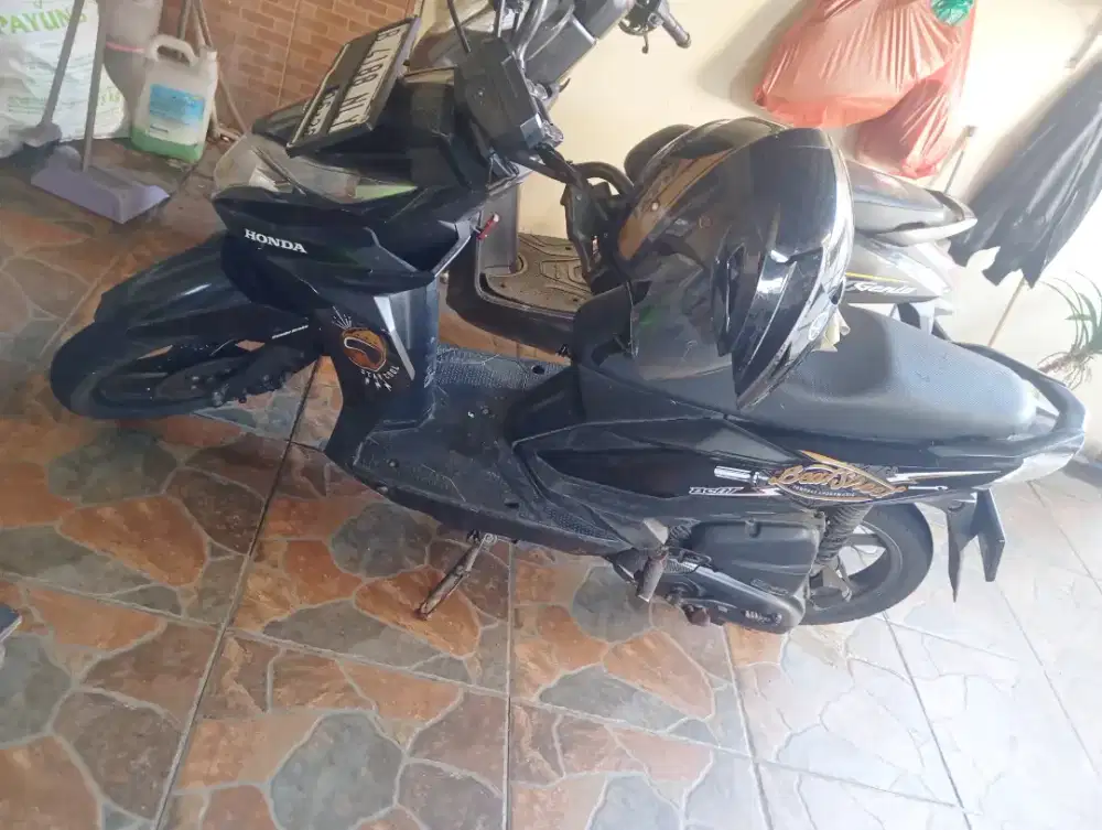 Honda Beat Street 2018 fulori mulus pajak super panjang 06-2027graha