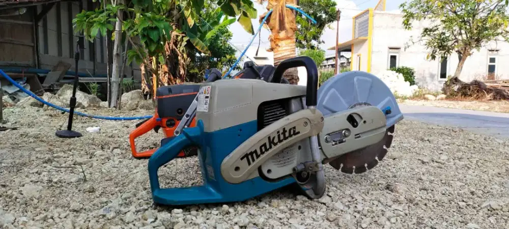 Sewa cutter cuting potong beton