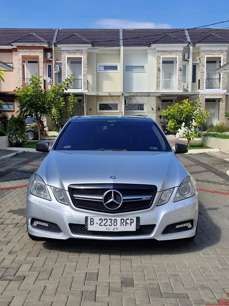 Mercedes-Benz E300 2009 Bensin