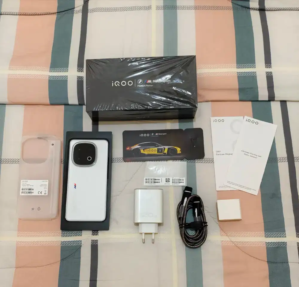 Jual IQOO 13 16/512 GB White Legend Fullset