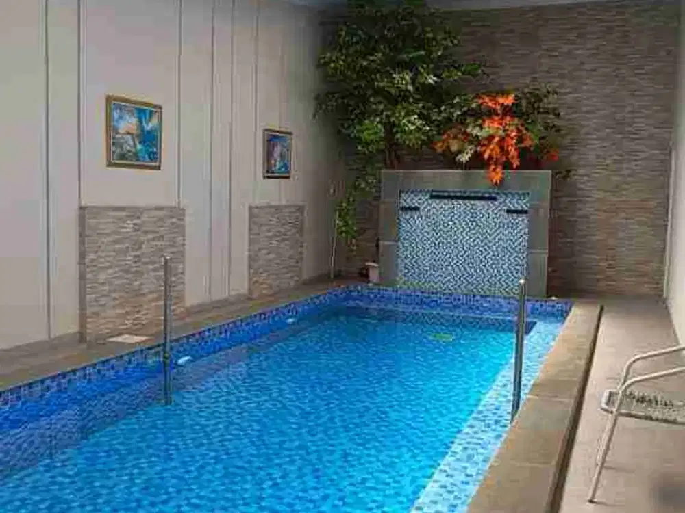 Disewakan Rumah dengan Private Kolam Renang