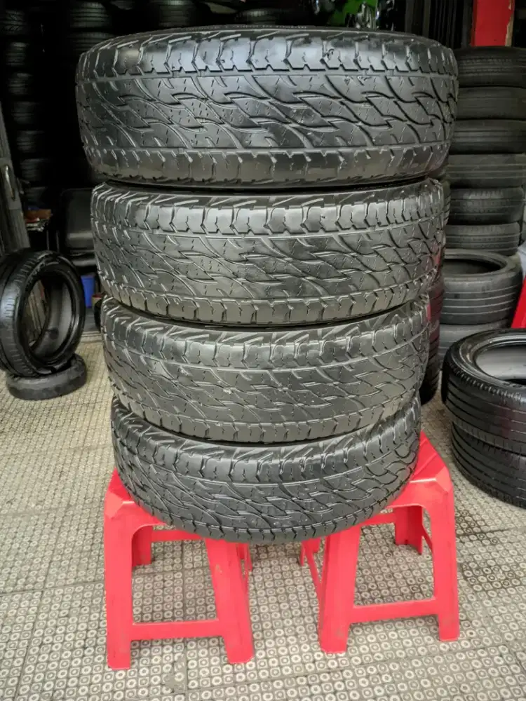Ban 245 70 R16 Bridgestone dueler AT fortuner pajero Triton Everest