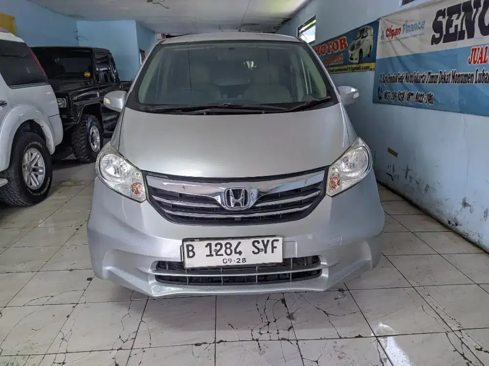 Honda Freed 2013 AC Dobel jual murah