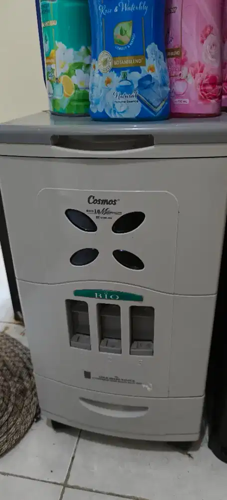 Tempat Beras Cosmos 18L