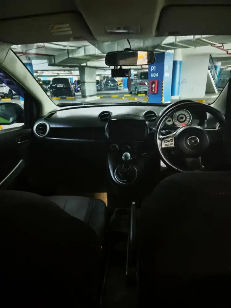 MAZDA 2 TYPE R M/T, 2011 HATCBACK, TERAWAT INTERIOR ORIGINAL, SIAP GAS