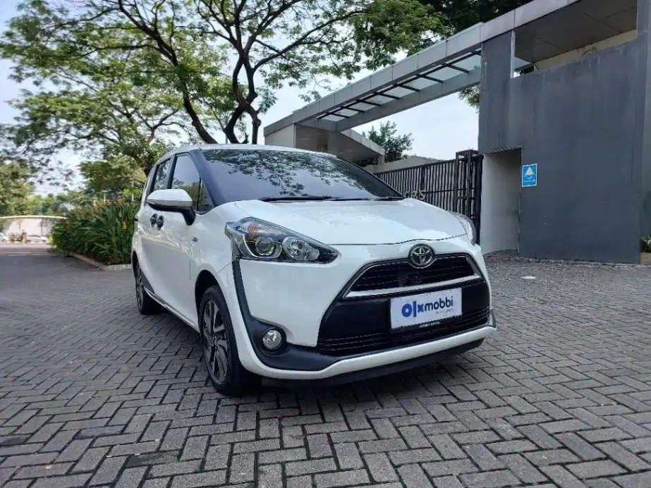 DP 5% Toyota Sienta 1.5 V Bensin-MT Putih CTYKB