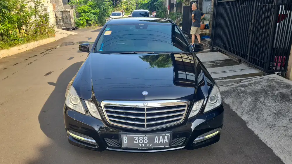 Mercedes-Benz E250 2011 Bensin