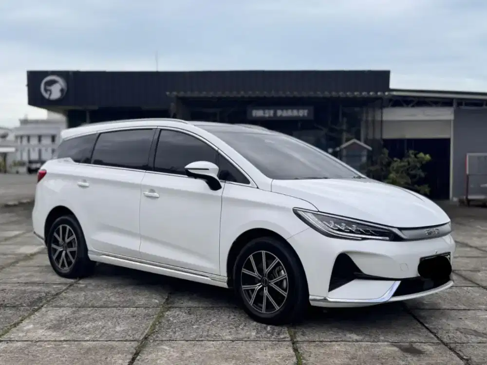 BYD M6 Superior 6s 2024