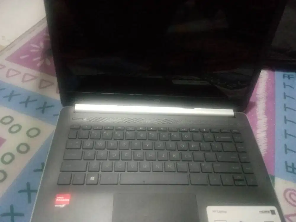 ingin menjual laptop merek hp