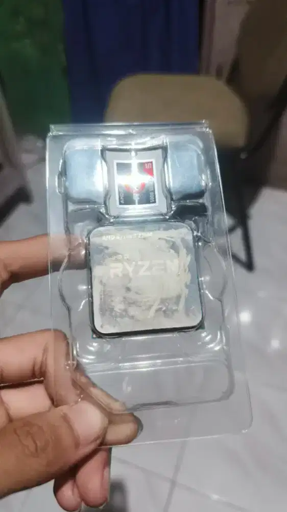 Di jual Ryzen 3 2200g + fan