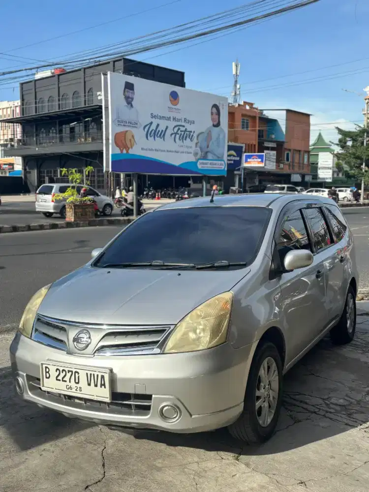 Grand Livina SV AT 2013
