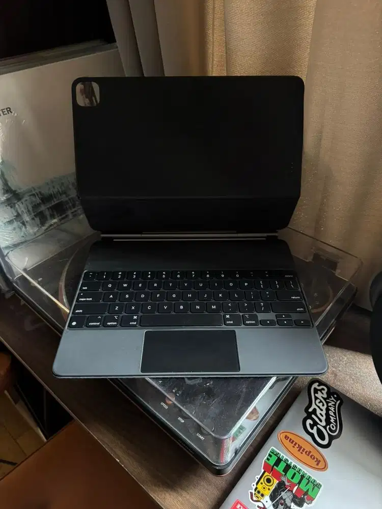 apple magic keyboard 12.9 original