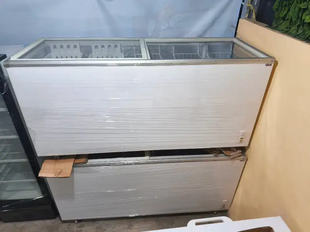 Gea frezeer kaca sleading 650 liter ori mulus