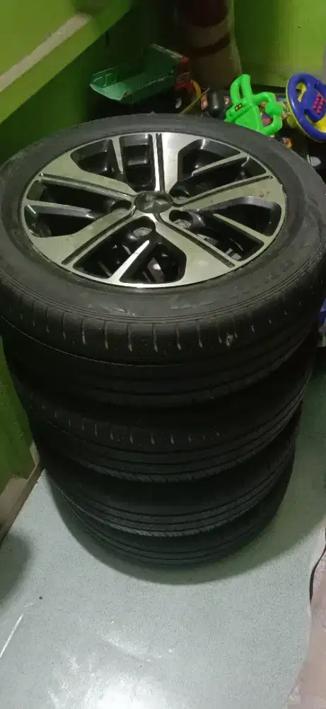 Jual velg dan ban original xpander 2018