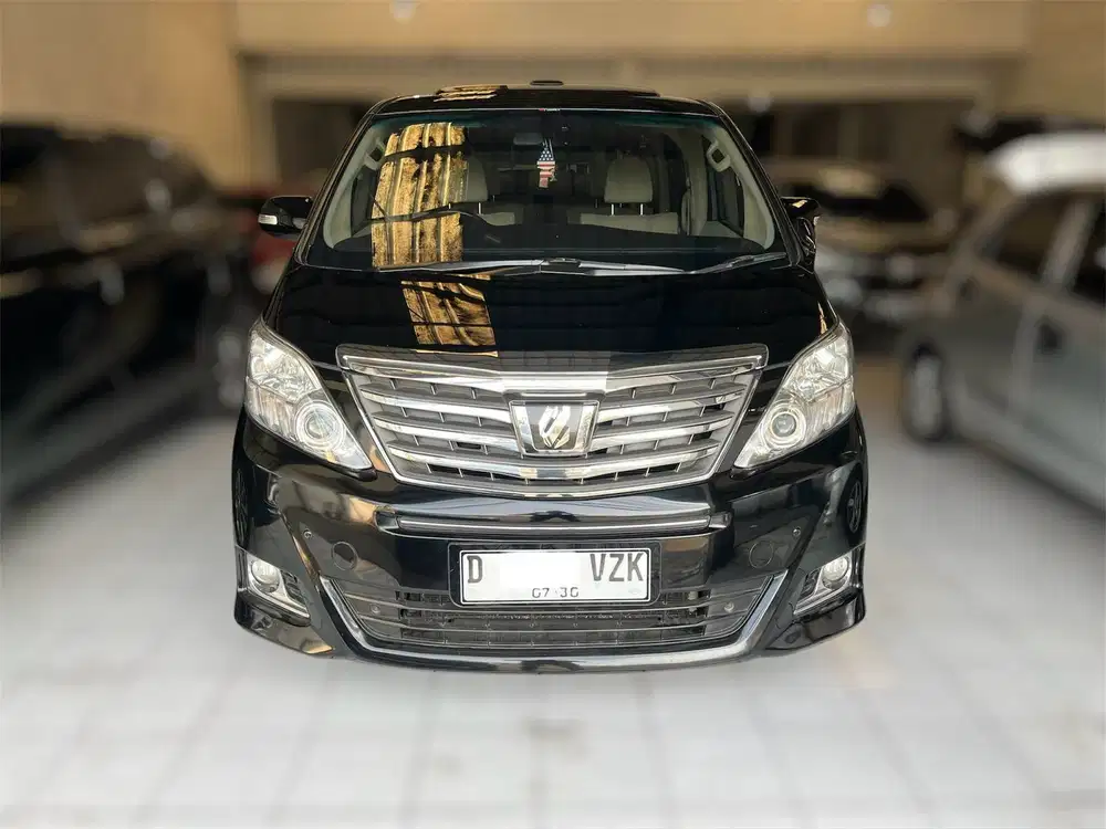 Toyota Alphard tipe G AT 2012 Hitam mulus bisa kredit