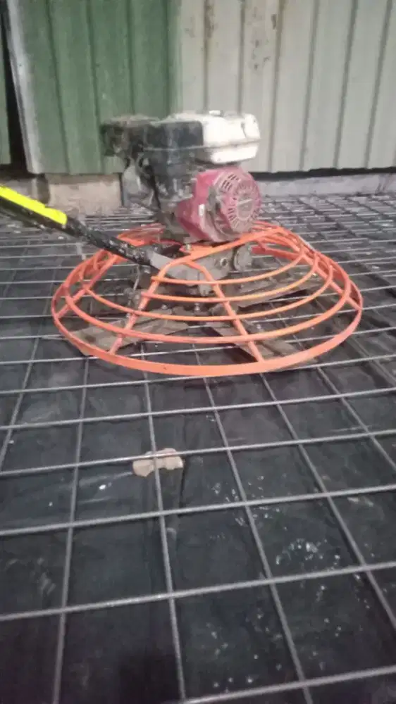Sewa Trowel permata beton