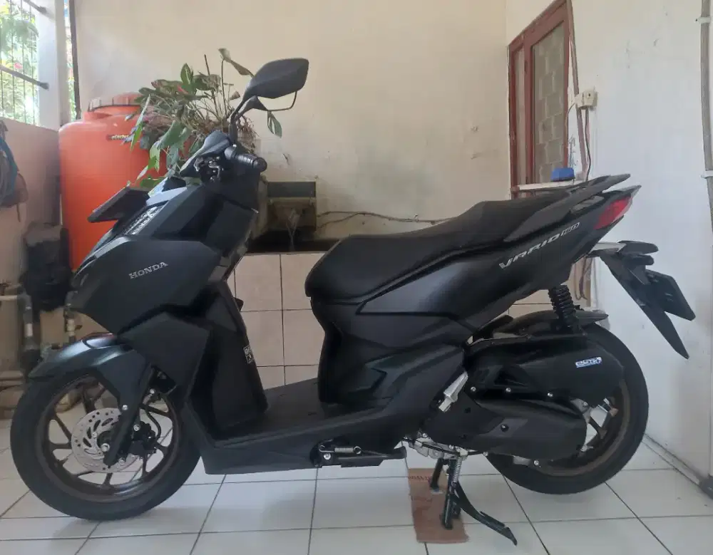 Honda vario 160 CBS tahun 2025 km 3500