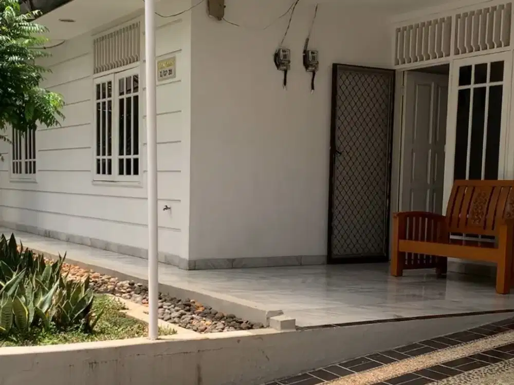 Disewakan rumah murah tahunan Pondok Indah Jakarta selatan
