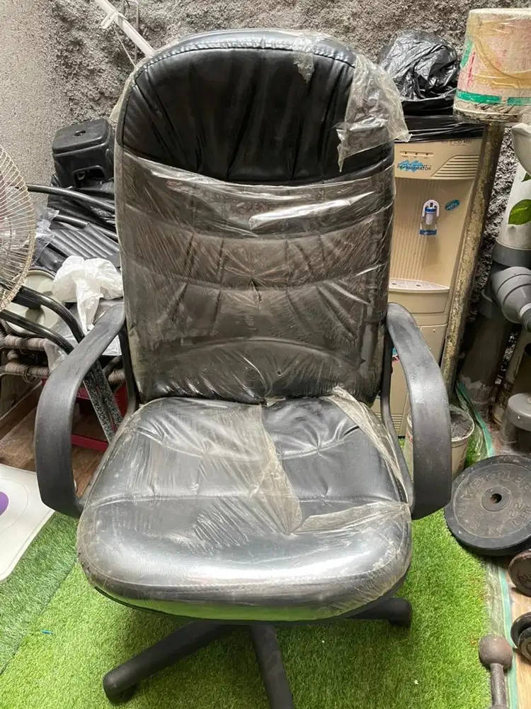 Kursi manager like new