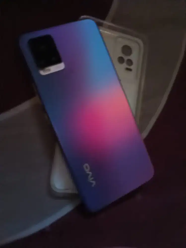 Vivo V20 purple