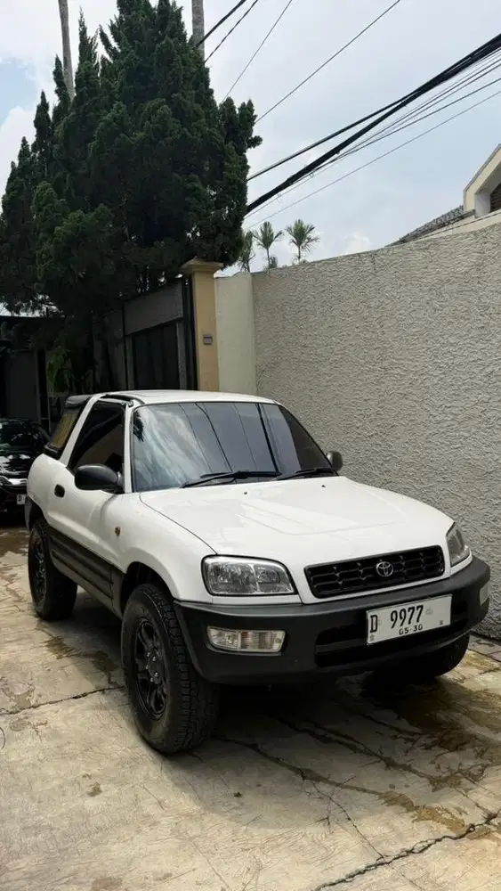 Toyota Rav4 rare item at 2000