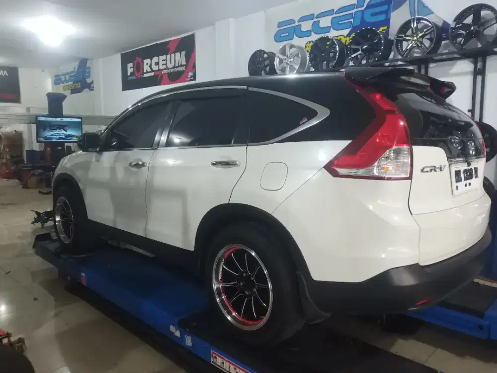 Jual velg R18 pcd 5... Cuman velg yg mau di jual