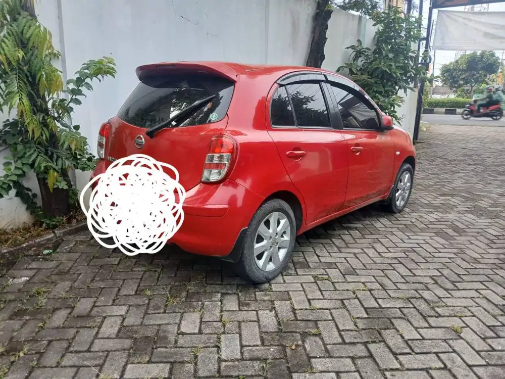 Dijual Nissan March 1.2 M/T Merah 2013