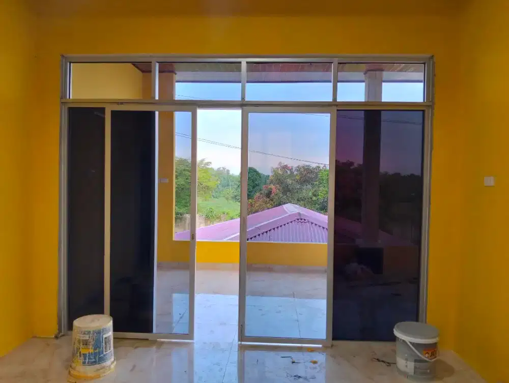 sekat kaca aluminium