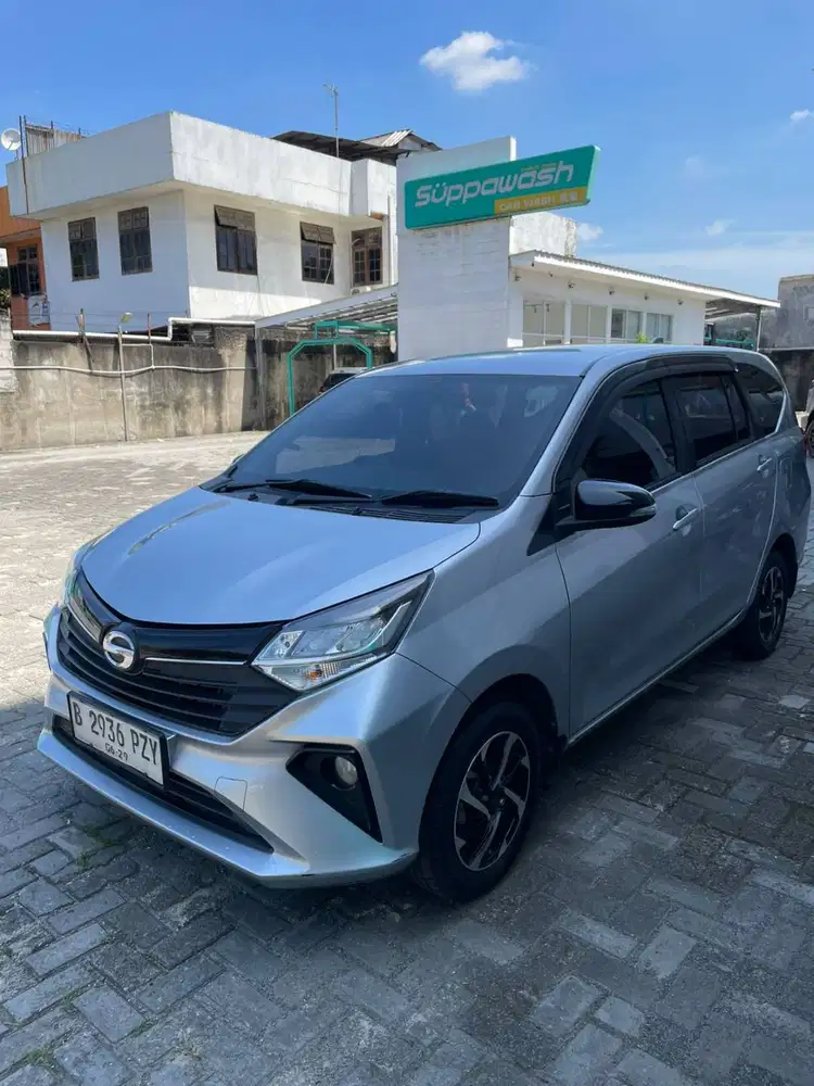 [HARGA CASH!] – Daihatsu Sigra R AT 2024 Silver!