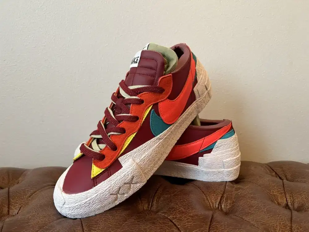 Nike x Sacai x KAWS,model Blazer Low Team Red.