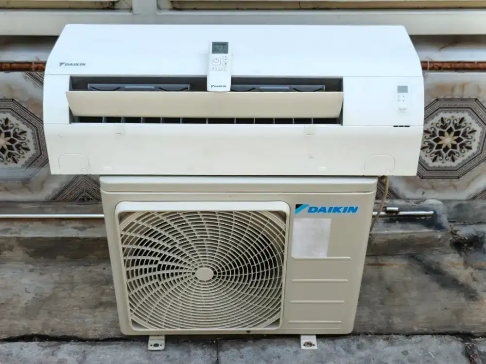 Ready AC DAIKIN MALAYSIA ½PK R32