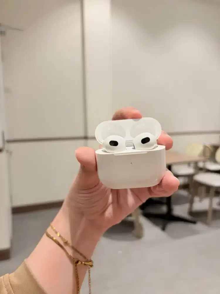 Airpods gen 3 wireles charger jual cepat