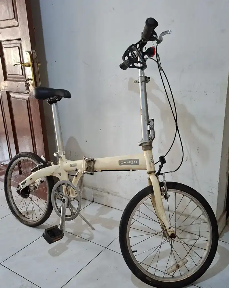 Sepeda jadul lipet merk dahon