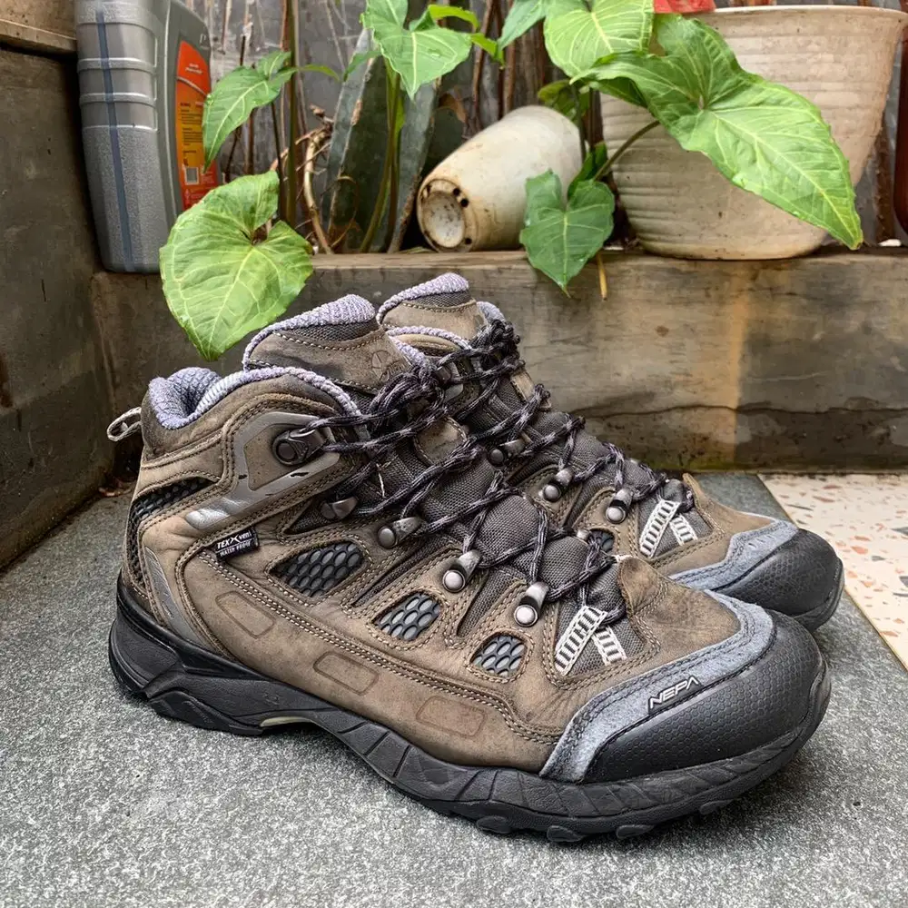 Sepatu Nepa Outdoor size 43 insole 27.5