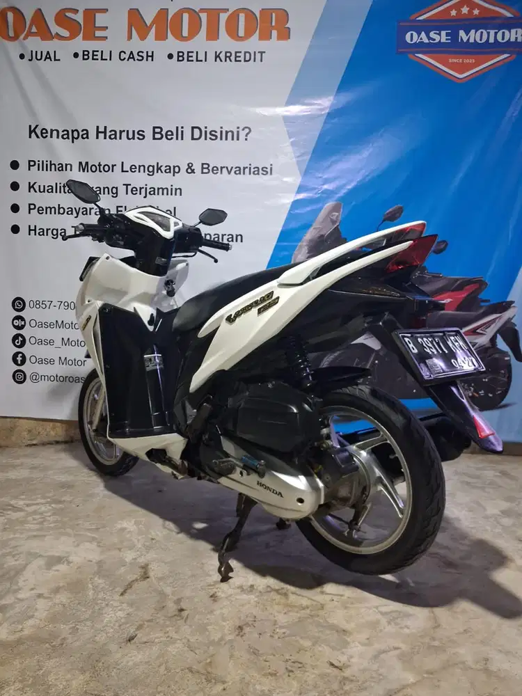 (B) Honda Vario 125 Kzr Tahun 2012