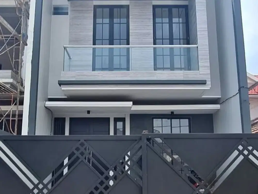 RUMAH BARU MEWAH TENGAH KOTA!   Manyar Kertoadi – Surabaya