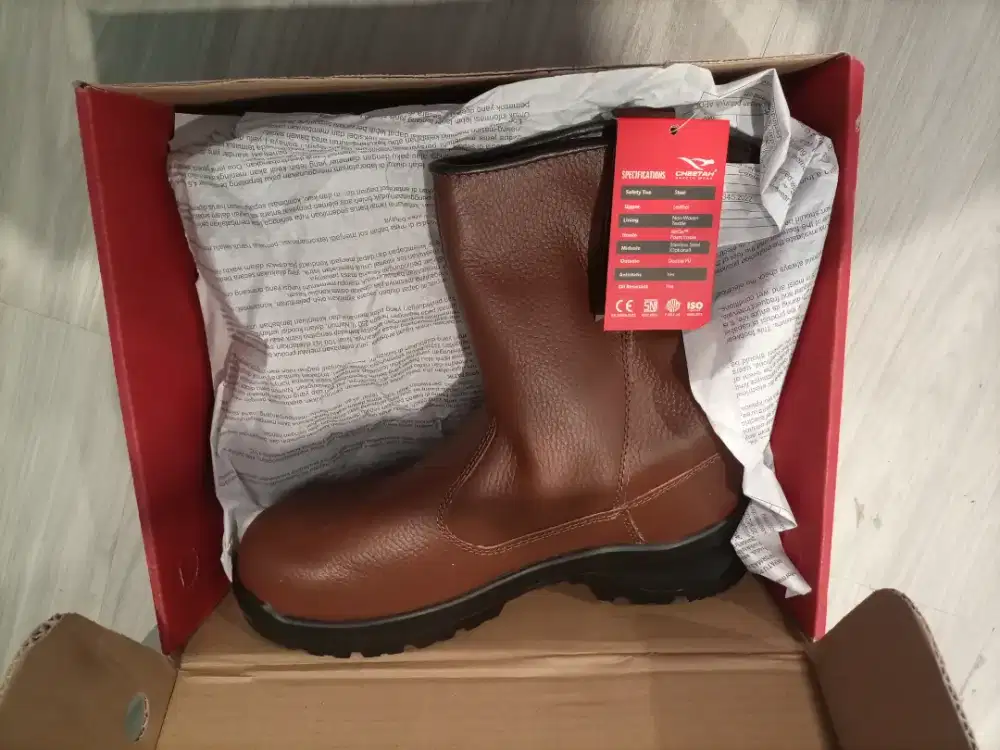 Sepatu buat kerja (safety)